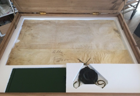 Boîte de conservation pour documents en Normandie - Atelier de reliure à Caen